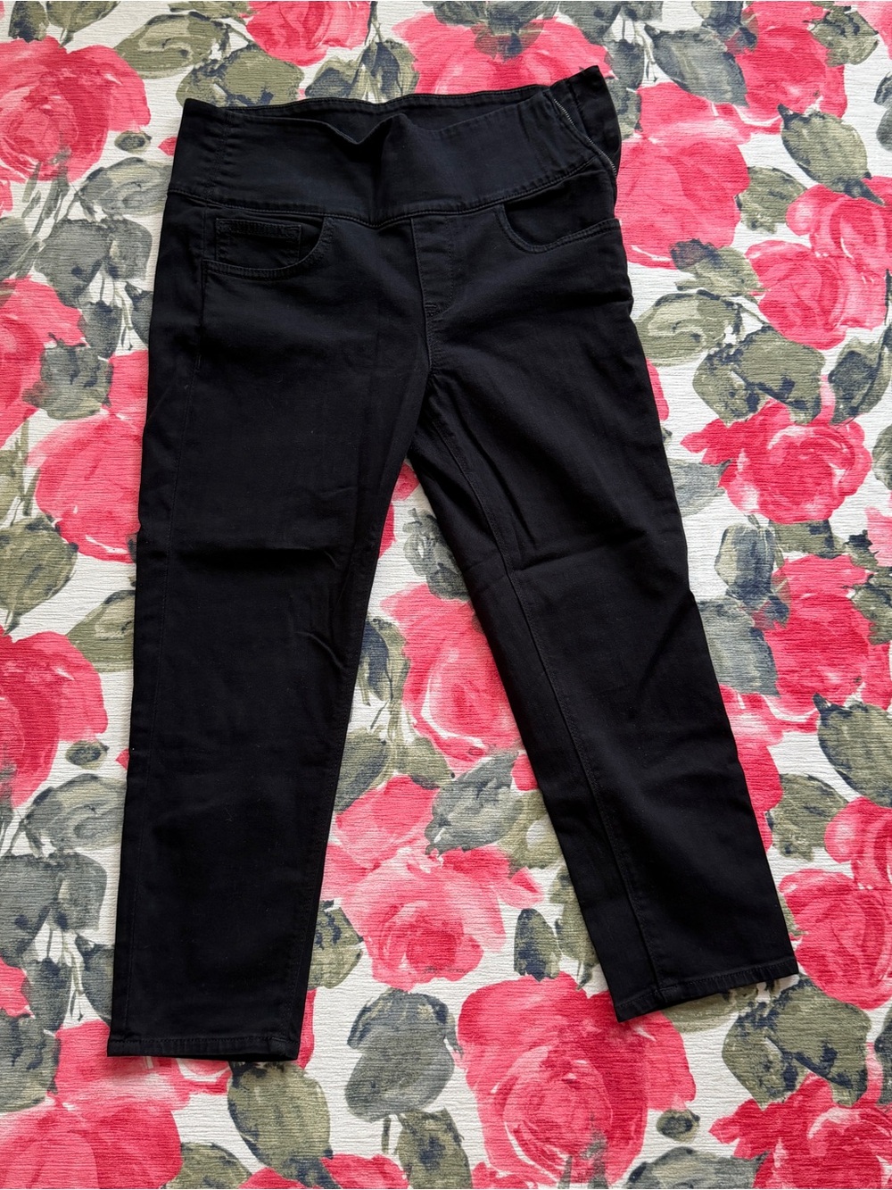 SPANX Black High-Rise The Signature Capri Stretch Crop Skinny Jeggings
